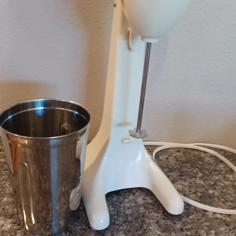 Vintage Hamilton Beach DrinkMaster Milkshake Maker
